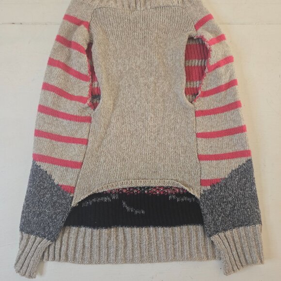 Dog Sweater with Cat Face has harness hole by Petsmart  size Medium 17-22 pounds - Picture 2 of 6